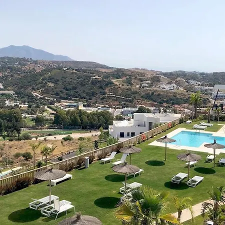 Luxury Secure Chic-hideaway In With Sun-drenched Terrace, & Gym Apartment La Cala De Mijas
