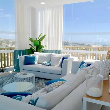 Luxury Secure Chic-hideaway In With Sun-drenched Terrace, & Gym