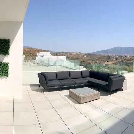 Apartment Luxury Secure Chic-hideaway In With Sun-drenched Terrace, & Gym