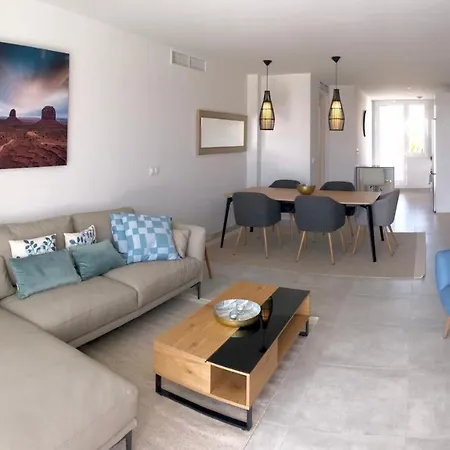 Apartment Luxury Secure Chic-hideaway In With Sun-drenched Terrace, & Gym