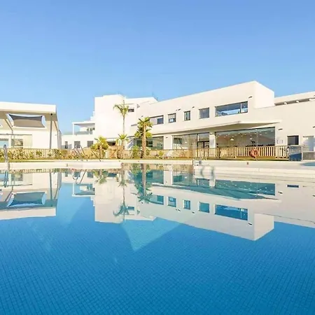 Apartment Luxury Secure Chic-hideaway In With Sun-drenched Terrace, & Gym