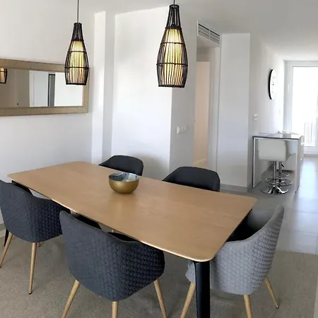 Luxury Secure Chic-hideaway In With Sun-drenched Terrace, & Gym Apartment *