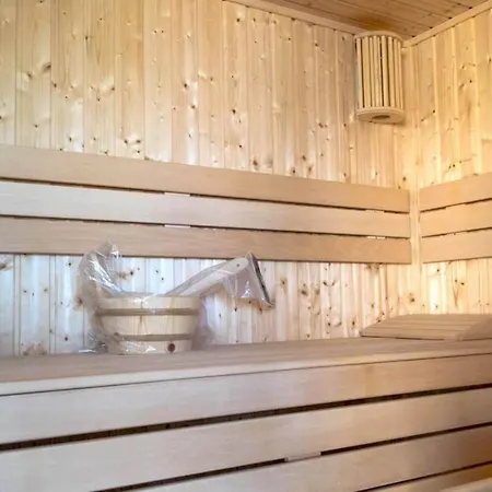 Luxury Secure Chic-hideaway In With Sun-drenched Terrace, & Gym