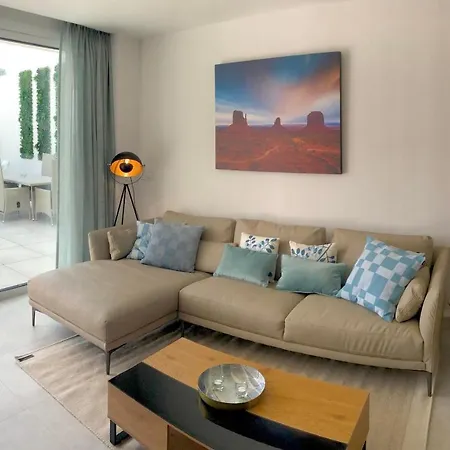 Luxury Secure Chic-hideaway In With Sun-drenched Terrace, & Gym Apartment La Cala De Mijas