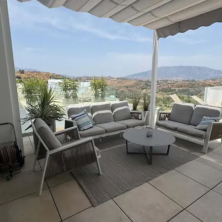 Luxury Secure Chic-hideaway In With Sun-drenched Terrace, & Gym لا كالا ذي ميخاس