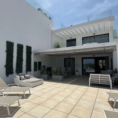 Luxury Secure Chic-hideaway In With Sun-drenched Terrace, & Gym * لا كالا ذي ميخاس