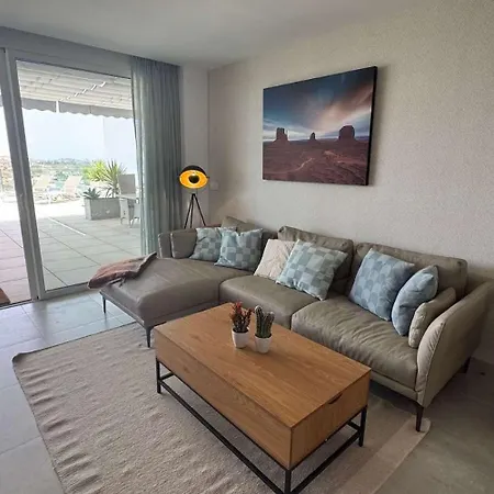 شقة Luxury Secure Chic-hideaway In With Sun-drenched Terrace, & Gym