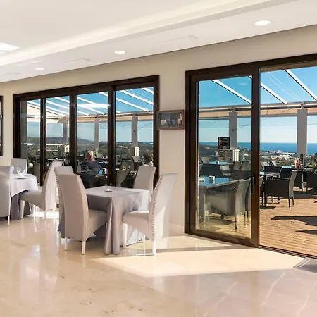 شقة Luxury Secure Chic-hideaway In With Sun-drenched Terrace, & Gym لا كالا ذي ميخاس