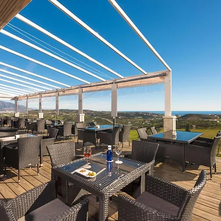 Luxury Secure Chic-hideaway In With Sun-drenched Terrace, & Gym